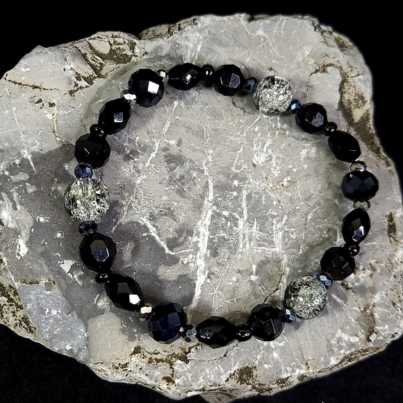 Handmade Black Glass Triple Moon Bracelet Repurposed Vintage Beads - Picture 5 of 11
